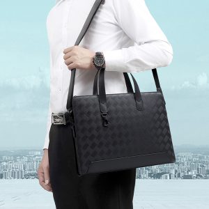 Túi Đeo Chéo Nam Da Bò Dập Vân SE9855 – Phong Cách Thời Thượng, Tiện Lợi Bất Ngờ