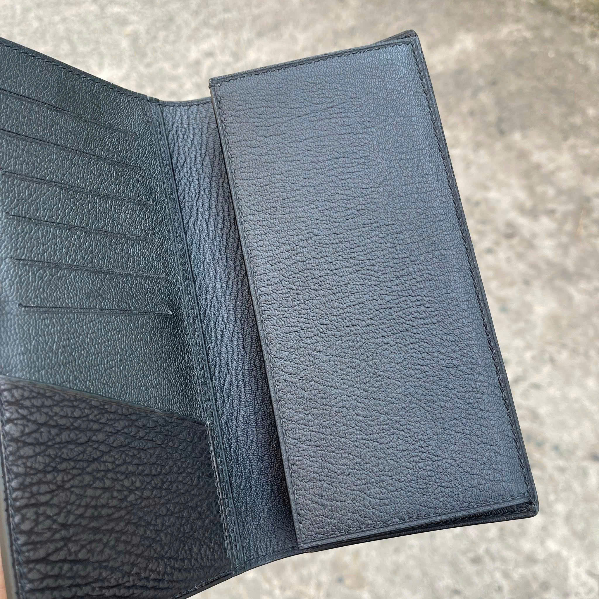 Ví nam dài cầm tay da cá mập CM28