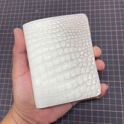 Ví nam da cá sấu bạch tạng dáng đứng VDC28