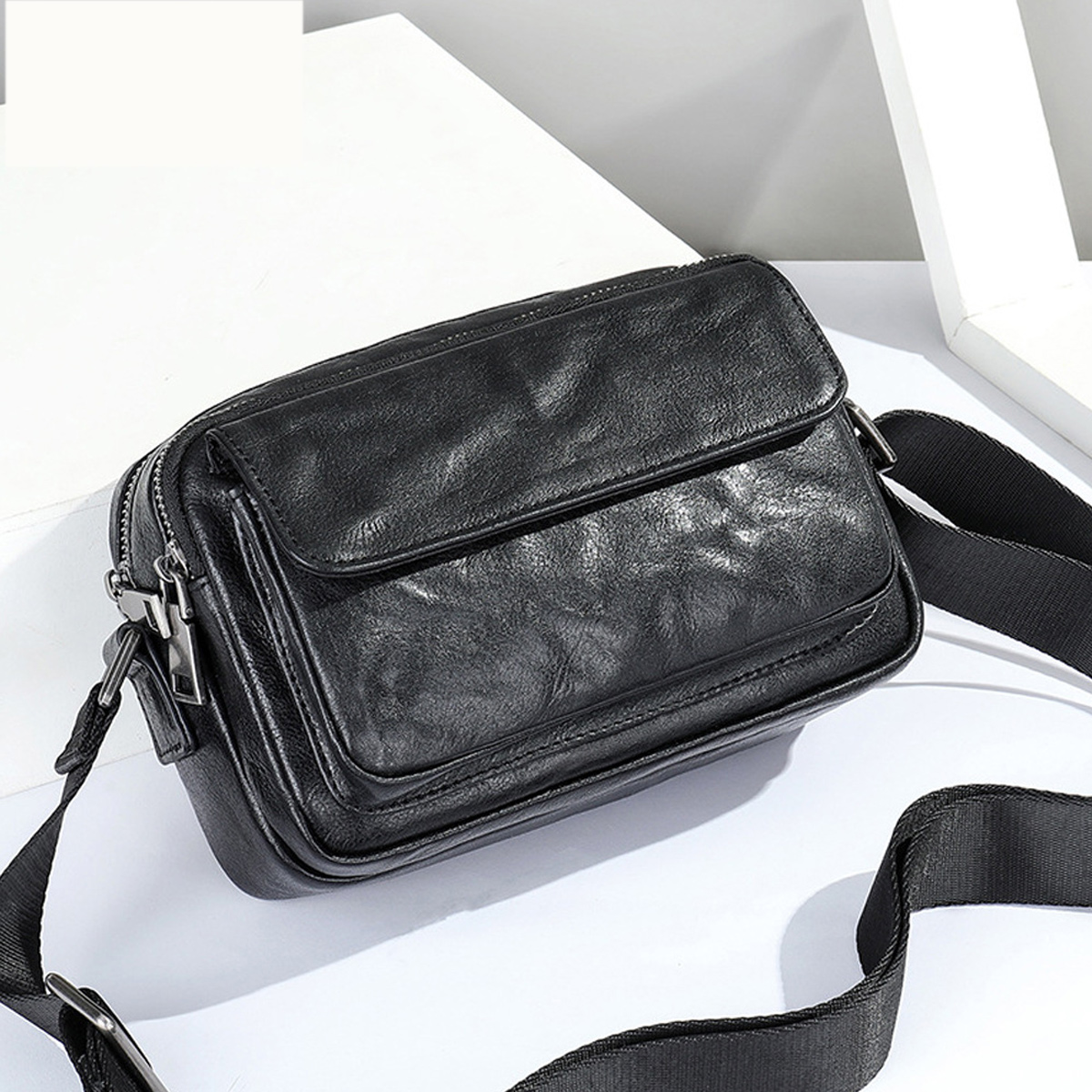 TÚI ĐEO CHÉO DA BÒ CAO CẤP DC6095 - Ảnh 2