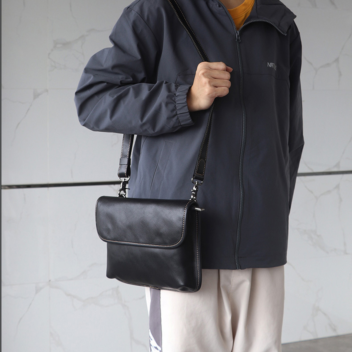 TÚI ĐEO CHÉO DA BÒ CAO CẤP YH8045 Màu Đen – Phong Cách Tối Giản, Đẳng Cấp Thượng Hạng - Ảnh 6