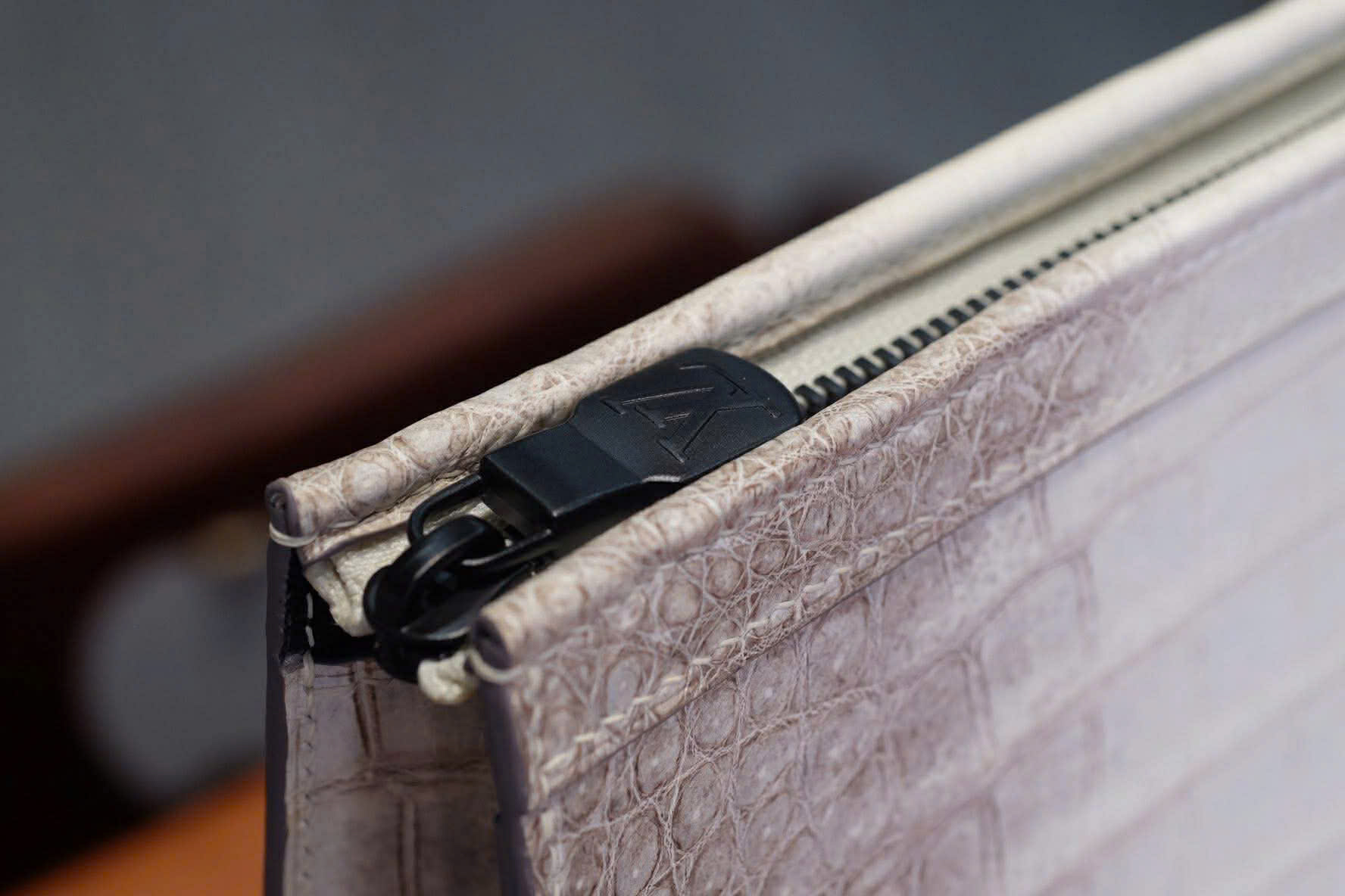 CLUTCH CẦM TAY DA CÁ SẤU BẠCH TẠNG HIMALAYA CSBT99