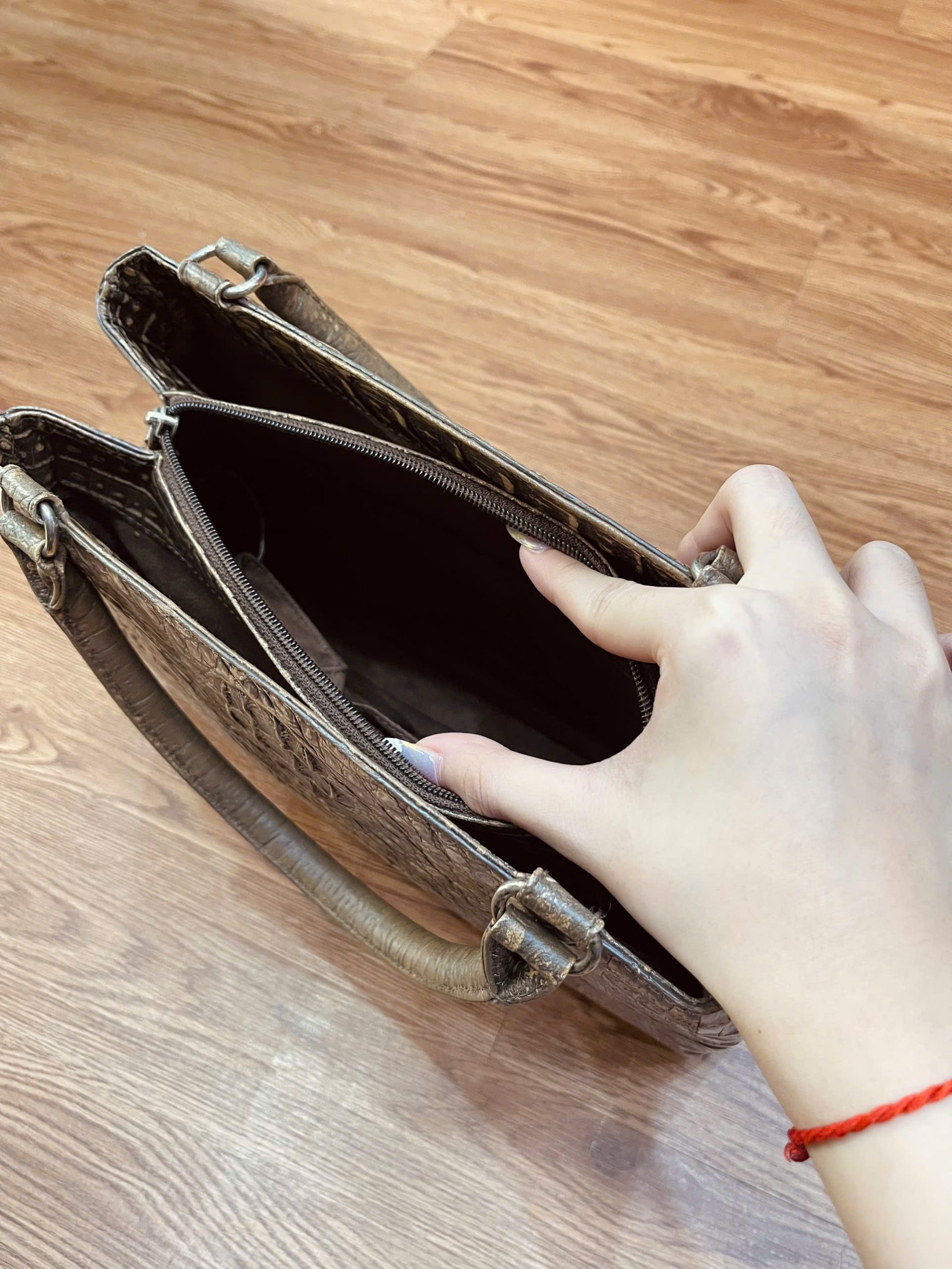 TÚI XÁCH NỮ DA BÒ DẬP VÂN CÁ SẤU TDBDV07